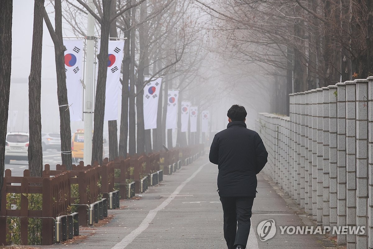 수요일 출근길 짙은 안개 '주의'…일교차 15도 내외로 커