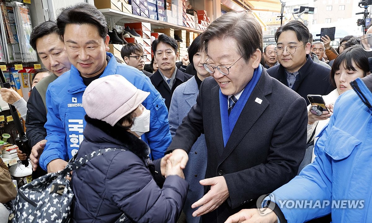 이재명, '대통령 처가 고속道 특혜 의혹' 양평 현장 방문