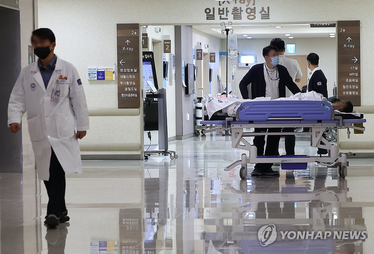 의대교수들마저 '집단행동' 조짐…서울대병원, 병동 통폐합 검토