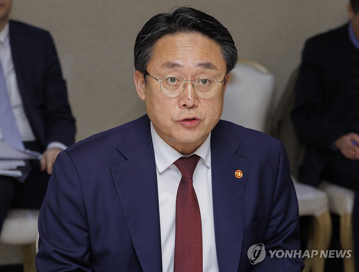 해수부 장관 "HMM 재매각 시기·방법 관계부처와 논의중"