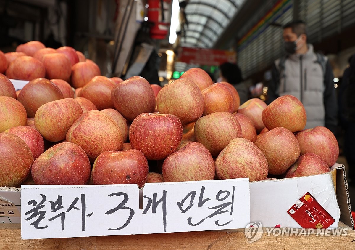 과실 물가 상승률, 전체 소비자물가 상승률과 격차 '역대 최대'