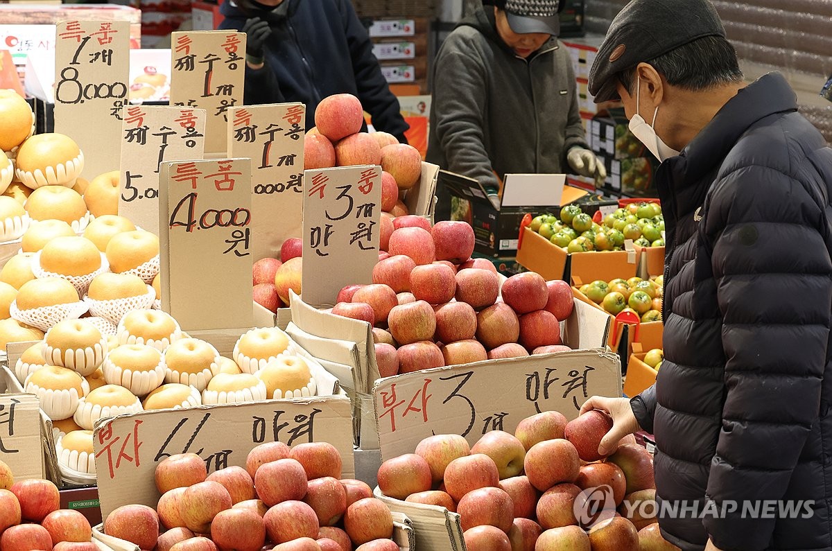 사과 10kg 도매가격, 사상 첫 9만원 돌파(종합)