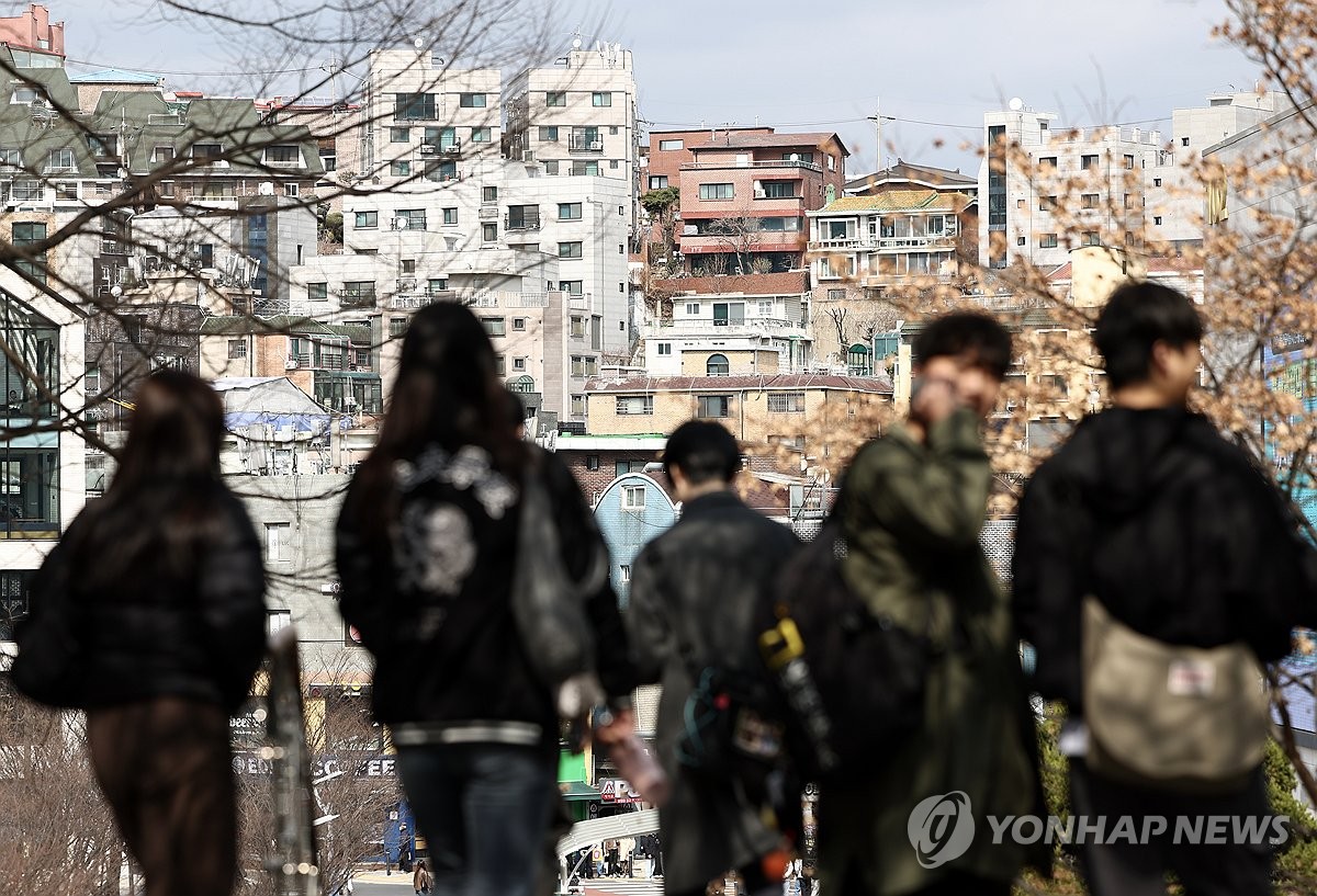 취약계층 아니라 혜택 안된다더니…교육부, 1년 안 돼 태세 전환