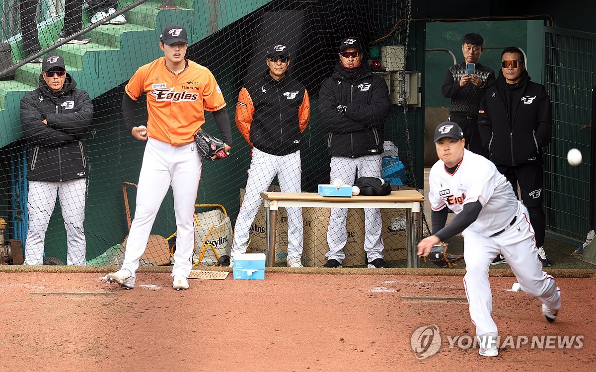 4천172일 만에 대전 마운드 선 류현진…3이닝 3K 1안타 1실점(종합)