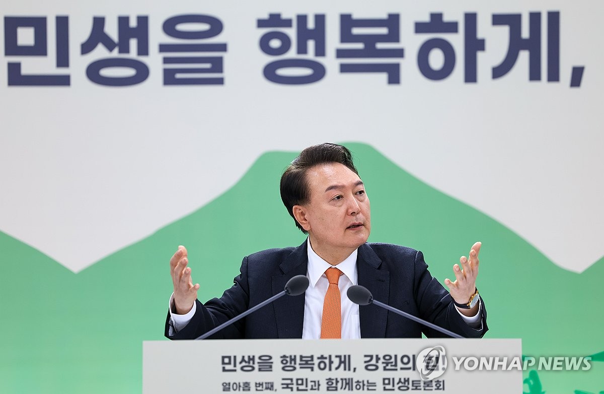 尹 "익산∼여수 180㎞ 고속철도망으로 연결…1조 이상 투입"
