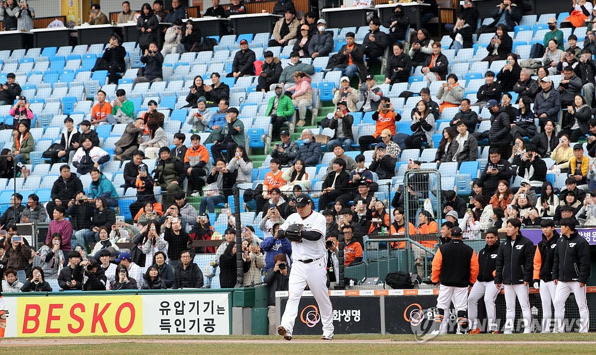 프로야구 한화, 류현진 앞세워 KIA 대파…노시환은 5타점 맹폭