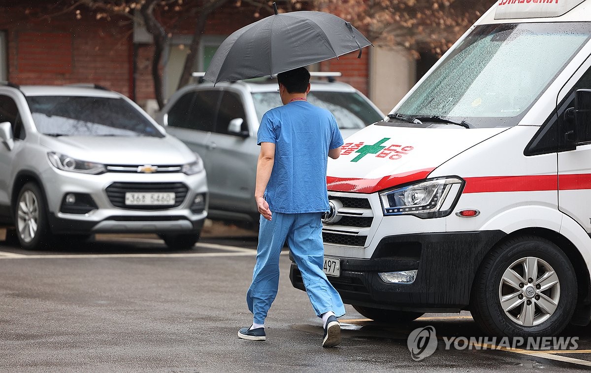 [의료대란 한달] "'시한폭탄' 이고 사는 불안" 고통받는 환자들