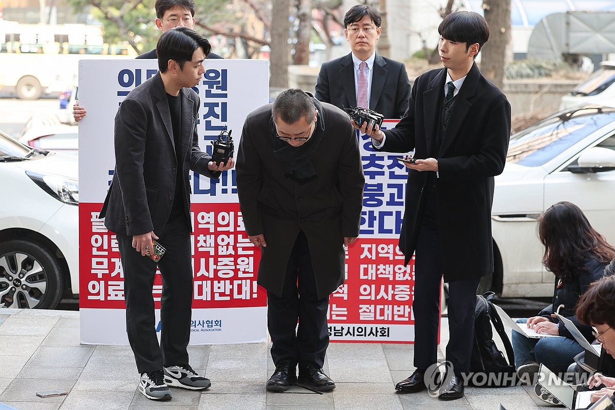 '음주 사망사고' 의협간부 "달 가리킬 때 손톱때 지적 옳지않아"(종합2보)