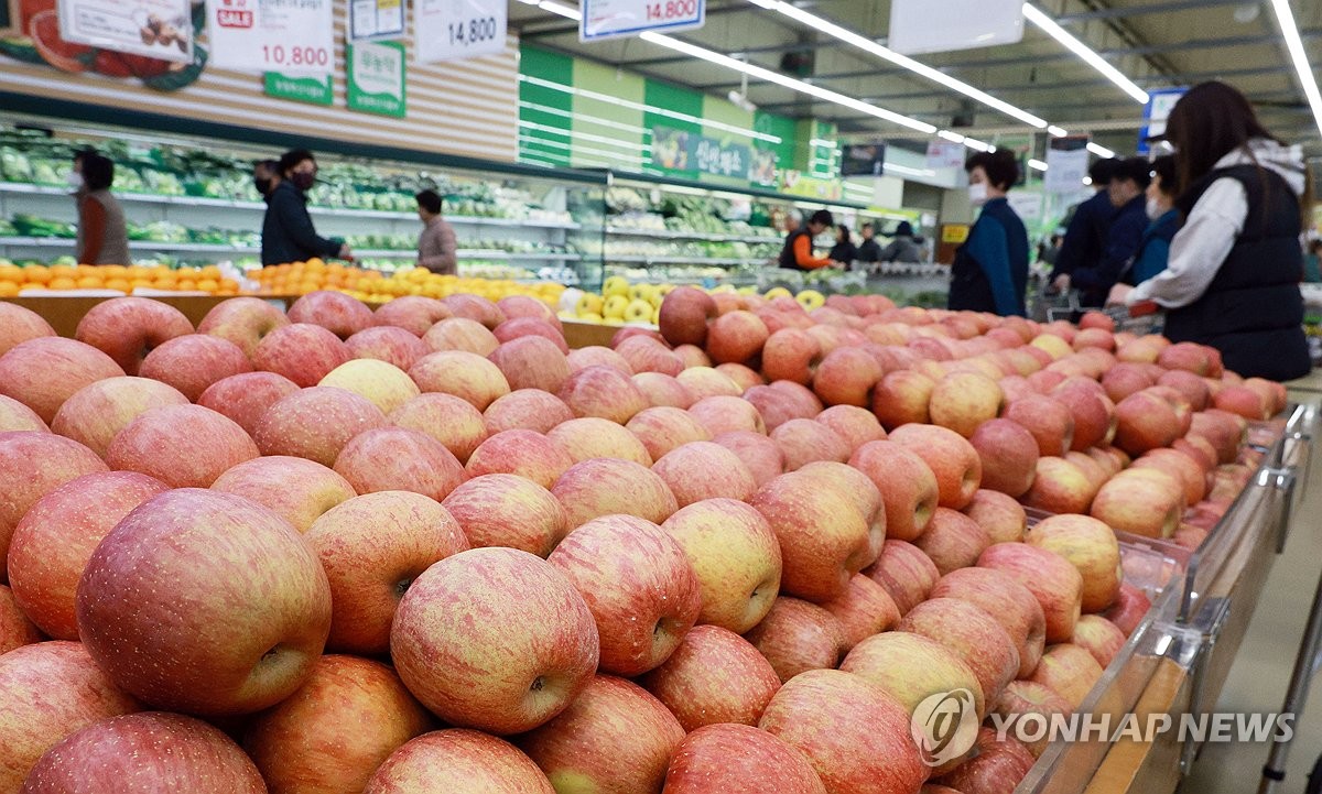 사과 소매가격, 할인지원에 '10% 넘게 하락'…도매가는 유지