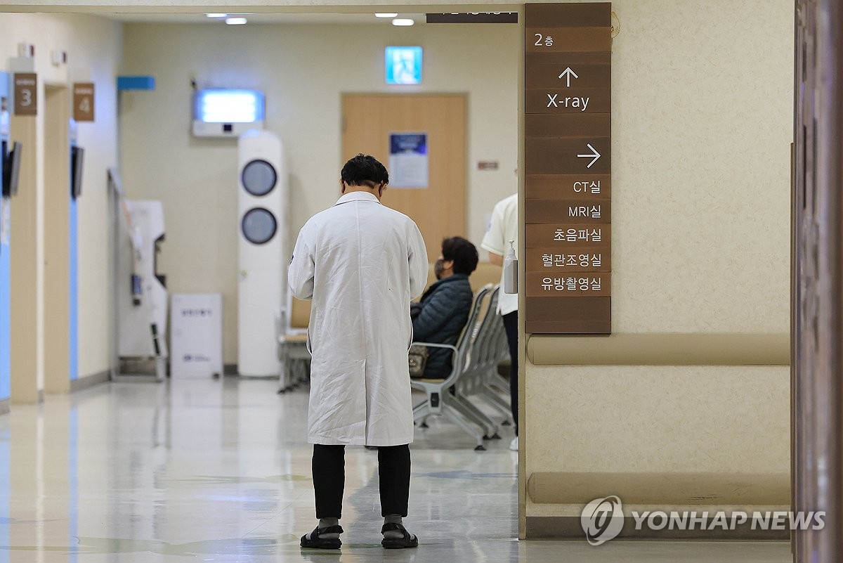 의대교수 사직 가시화…출구 없는 의정 갈등에 주요 병원 '촉각'
