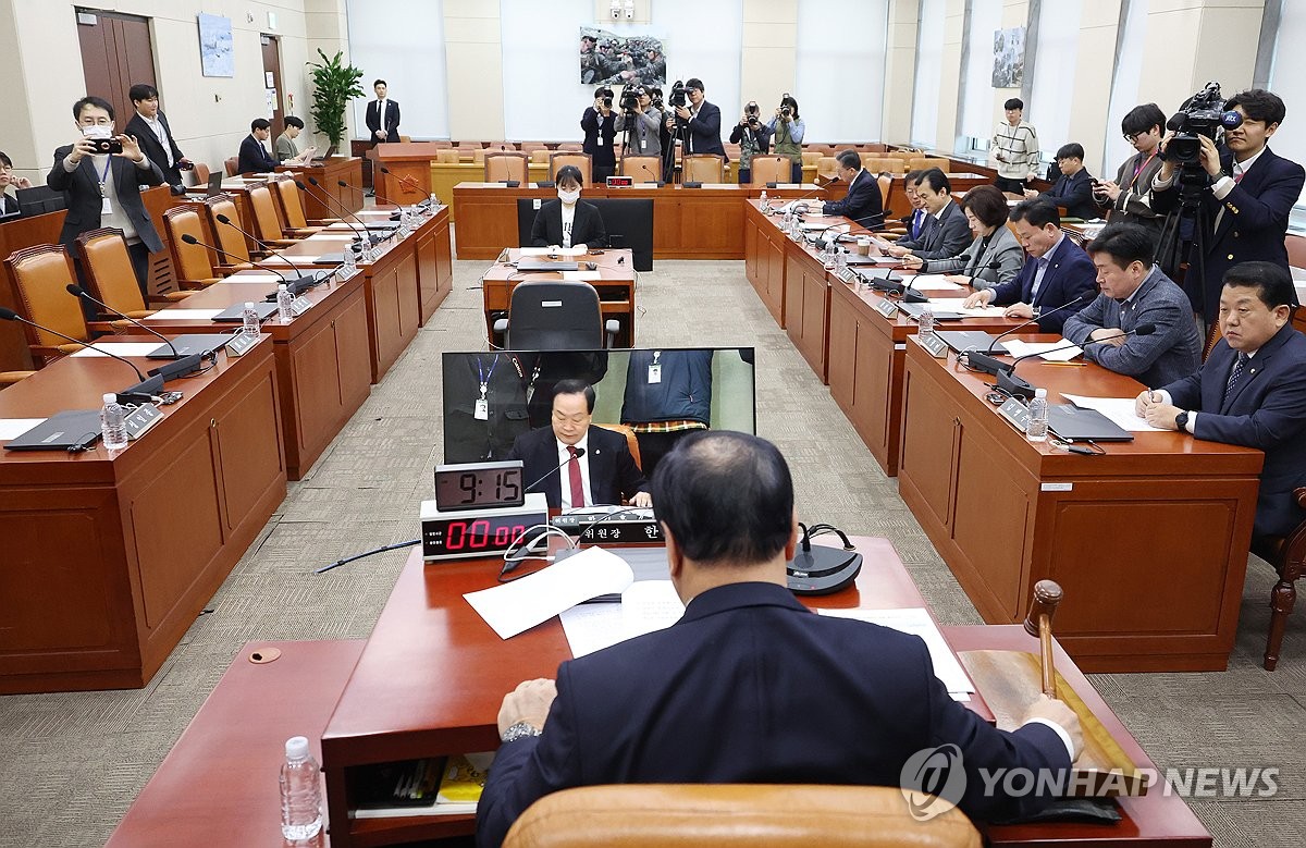 野, 국방위·법사위 열어 '이종섭 호주행' 비난공세…與 "정쟁유발" 불참