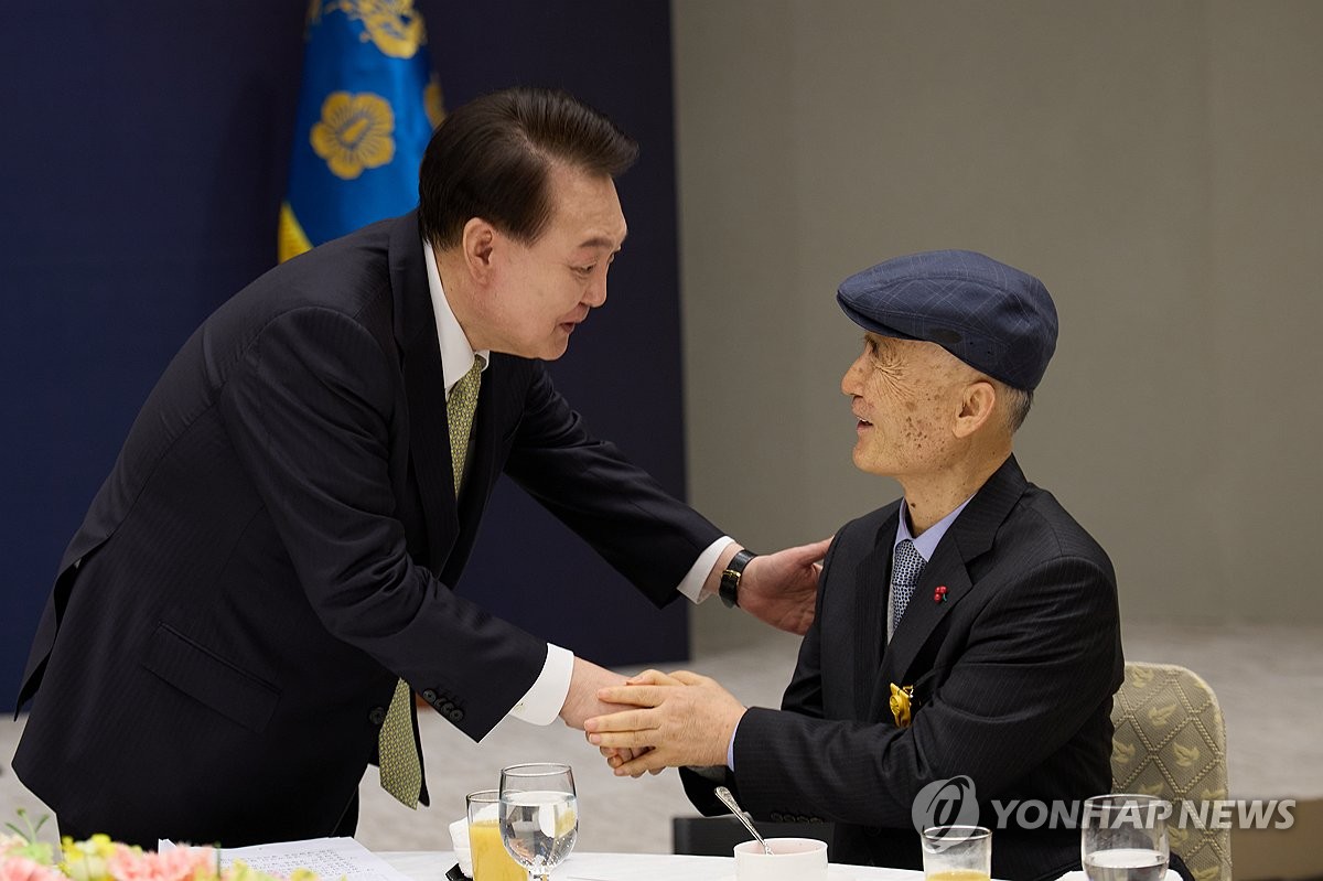 尹 "대도시 은퇴자, 인구감소지역 이주 지원 방안 강구하라"