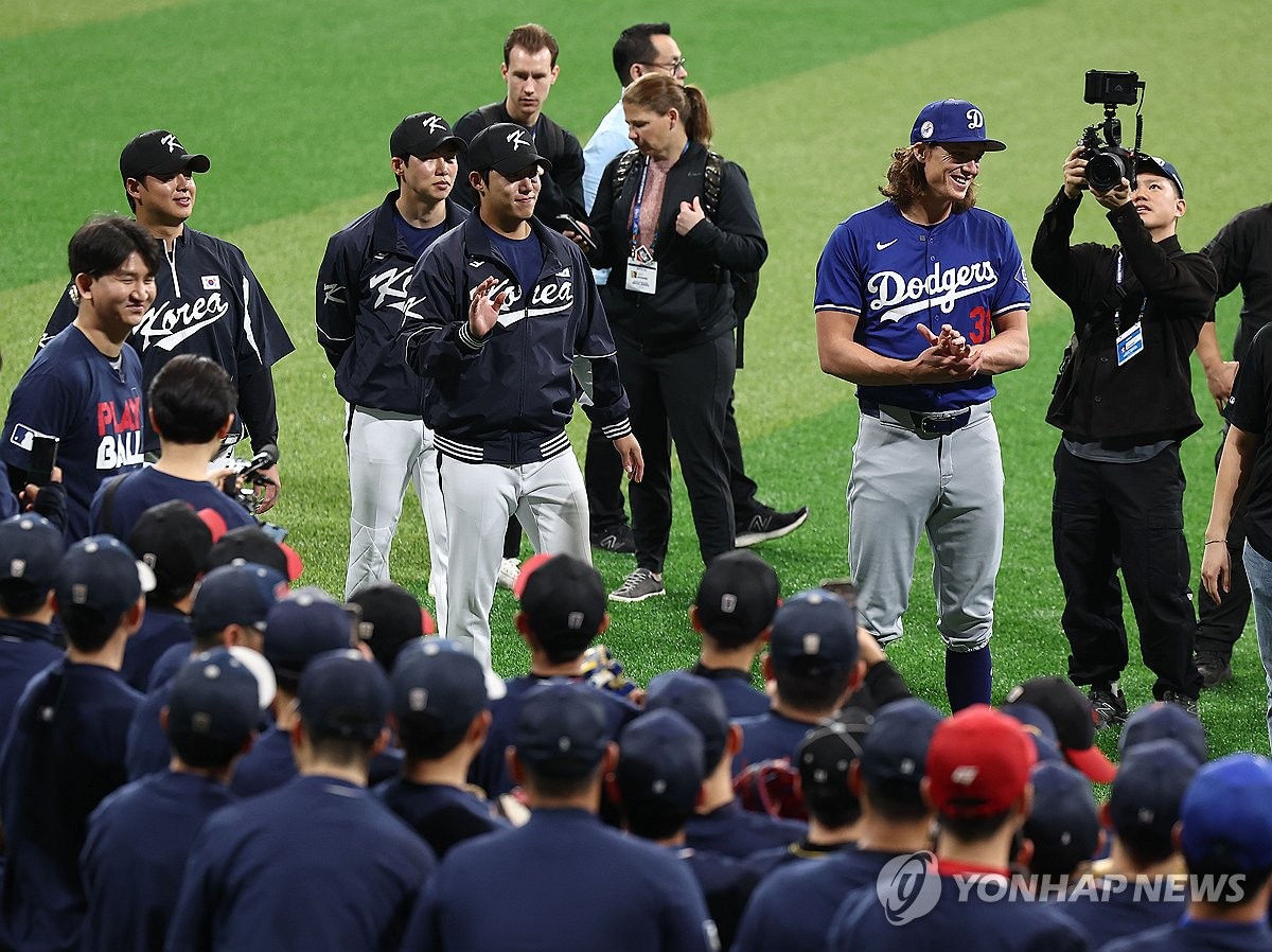 "고척돔 새 인조잔디, MLB 수준…바닥 뜯어내 수평까지 맞췄다"