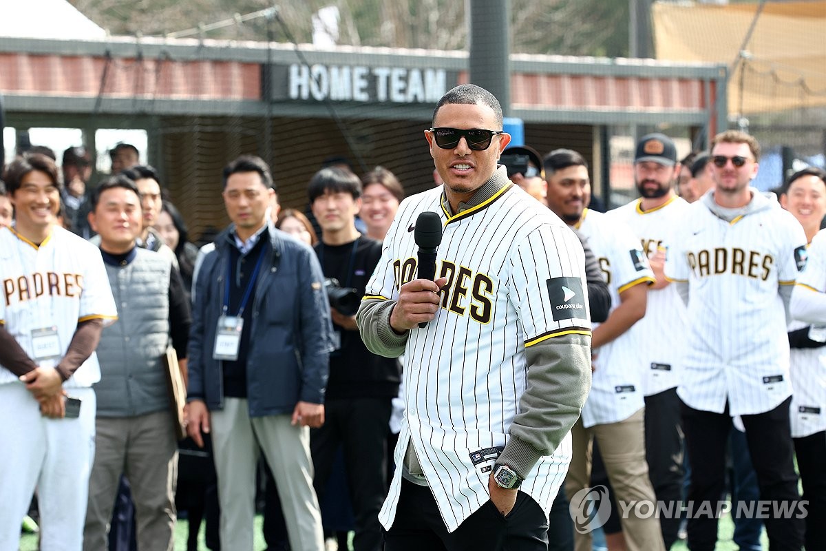 尹, 메이저리거들과 '야구 꿈나무' 격려…김하성에 "너무 잘해"(종합)