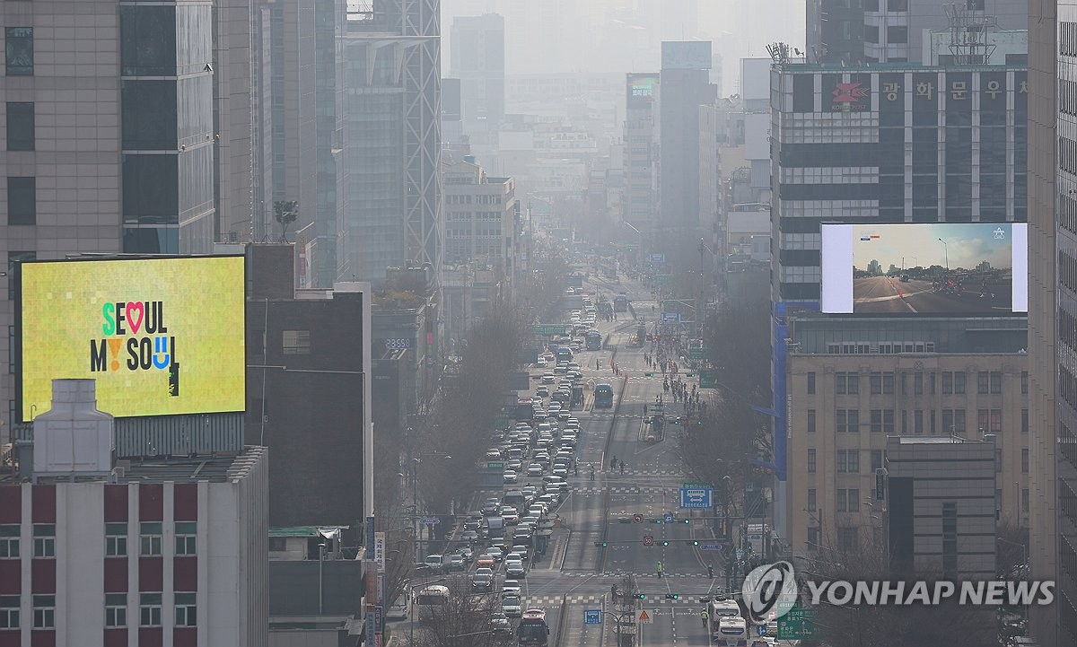 [고침] 사회(올해 첫 황사…서울에 작년 1월 이후 1년여만…)