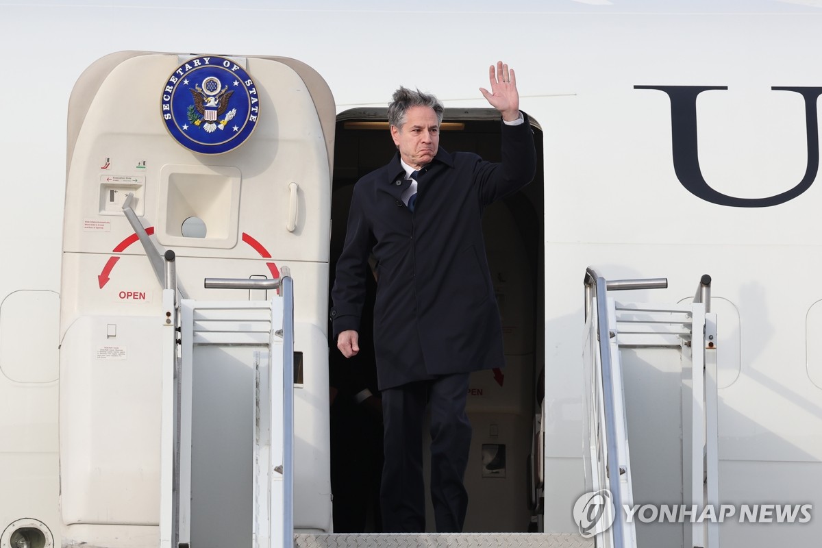 블링컨 美국무장관 한국 도착…내일 민주주의 정상회의 참석(종합)