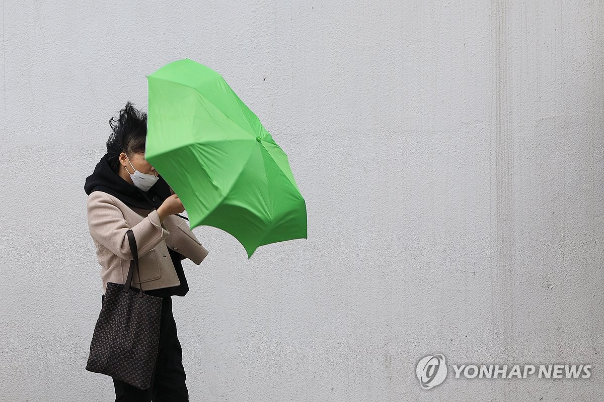 오후부터 전국에 황사비…중부 밤사이 '시간당 10~20㎜'