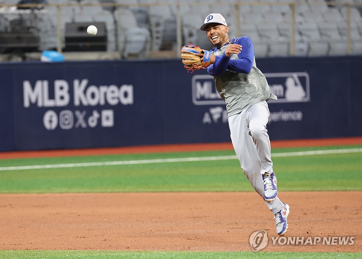 다저스, 개막 앞두고 마지막 훈련…베츠는 가장 늦게까지 구슬땀