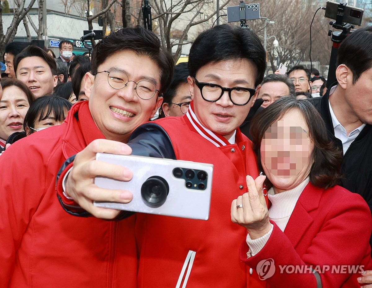 [4·10 격전지 르포] '한강벨트' 마포갑…여야 '영입 인사' 출격