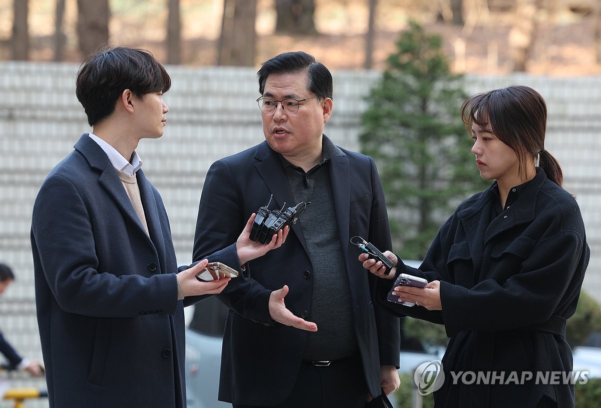 유동규, 책 펴내 "정진상, 김만배에 대선자금 요구" 주장