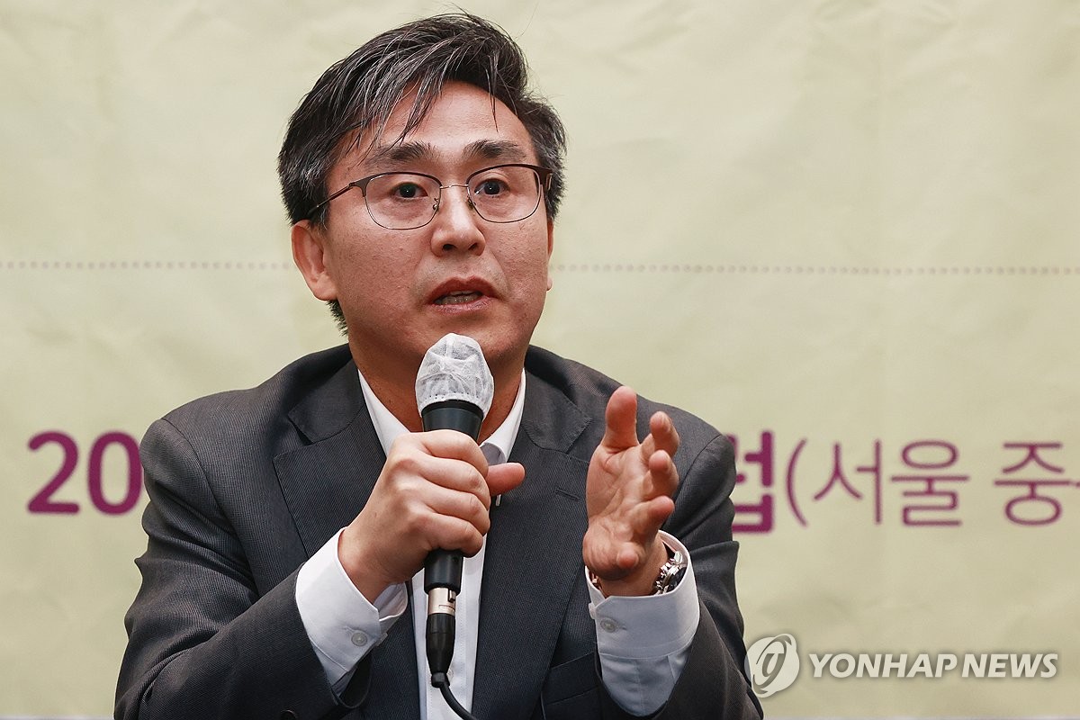"586세대의 통렬한 반성"…김덕영 감독이 말하는 '건국전쟁'