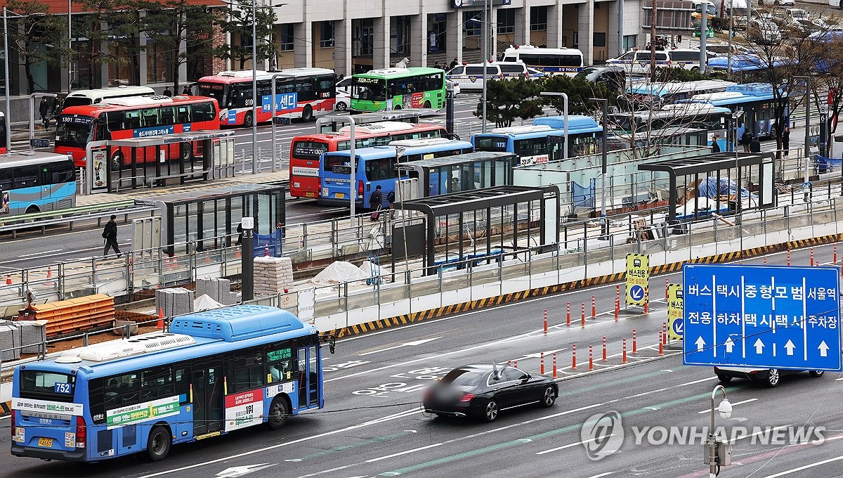 서울 시내버스노조 파업 찬반투표 가결…최종결렬시 28일 총파업(종합)