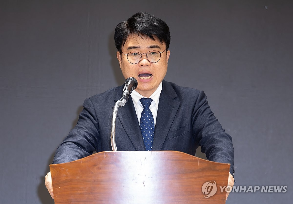 보건의료노조 "새 의협회장, 국민 팽개치고 14만 의사만 지키나"