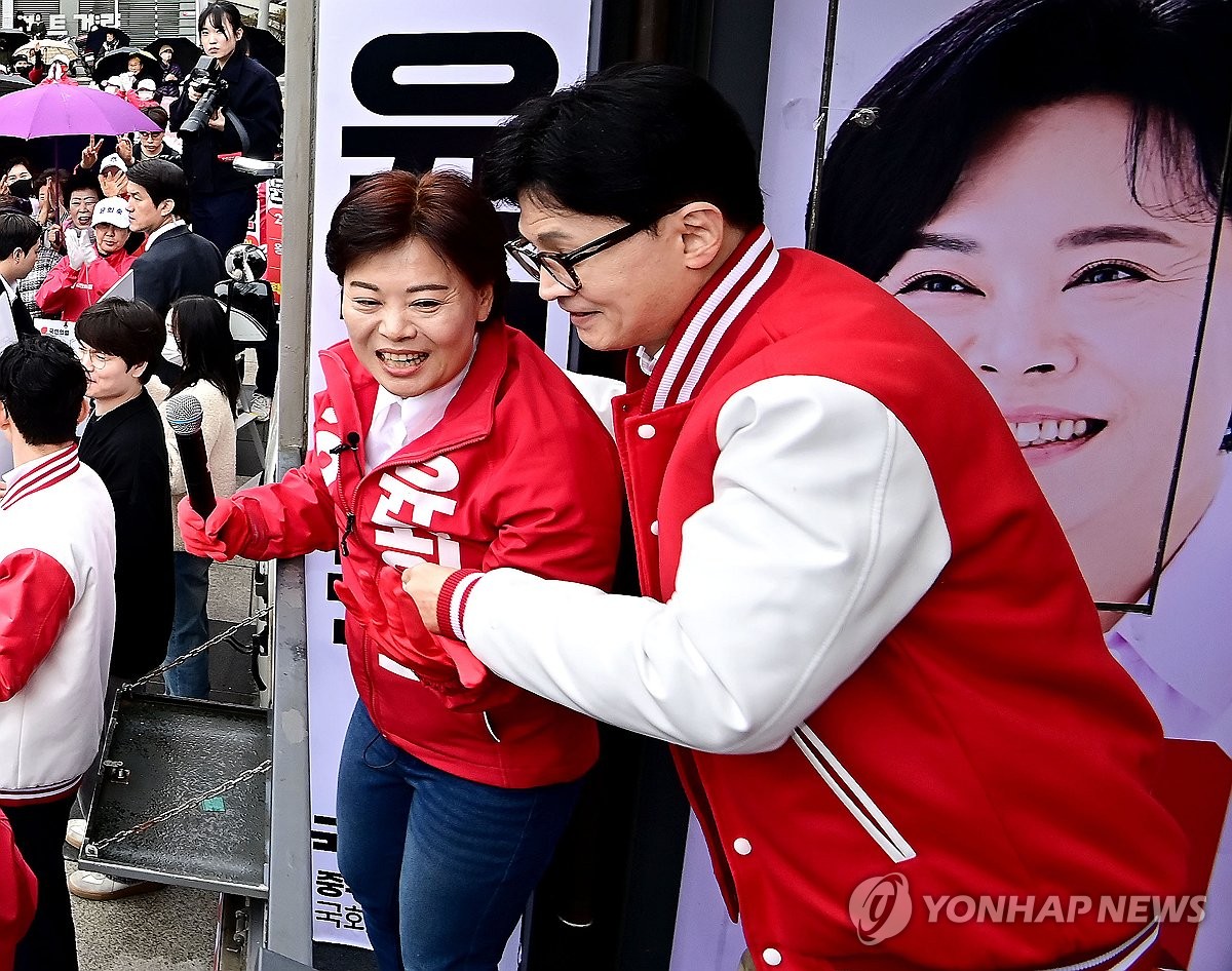 與, 서울·경기 野텃밭 유세 "동료시민에 '국민' 찍기 설득하자"(종합)