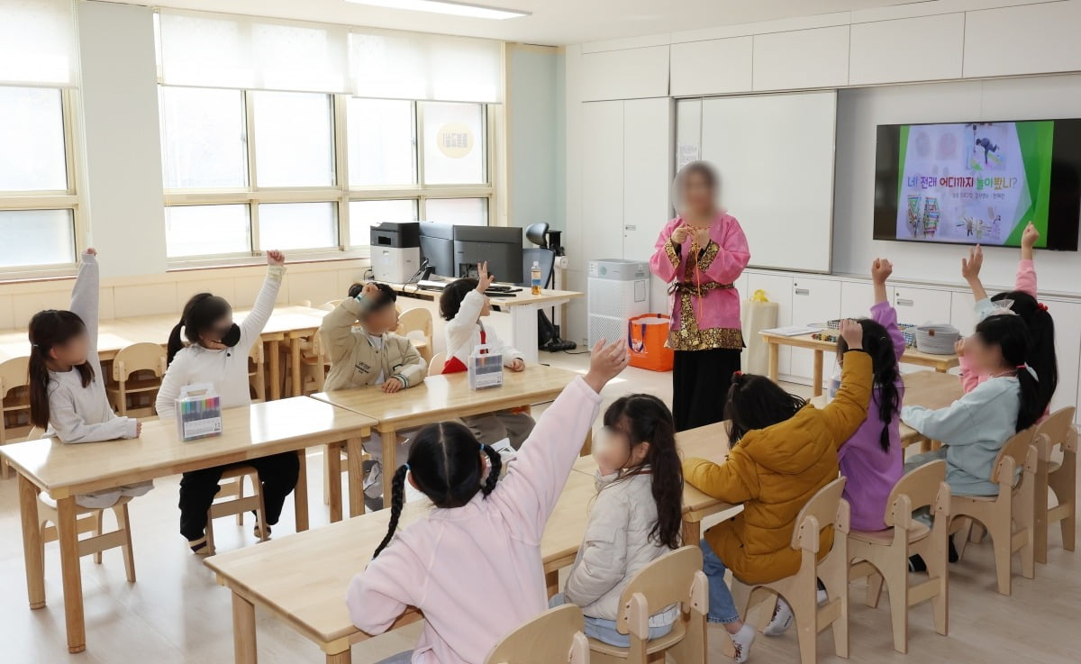  4일 오후 울산시 남구 개운초등학교 늘봄교실에 모인 학생들. /사진=연합뉴스