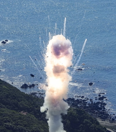 일본 최초 민간 로켓 '카이로스' 발사 실패…수 초 후 폭발