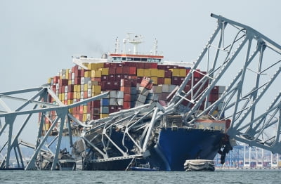 美 볼티모어항 폐쇄에 해운주 '쑥'…"물류대란 가능성 낮다"