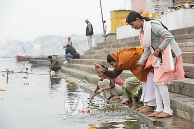 모디 인도 총리, '힌두교 성지' 바라나시서 세번째로 출마