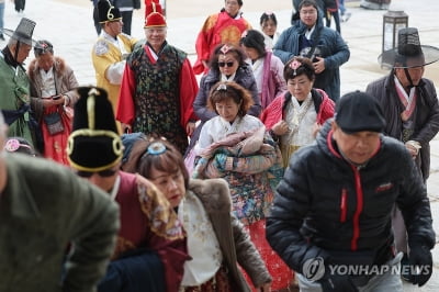 전국 흐리고 전남권 등에 비…큰 일교차로 "입학식 아침 추워요"