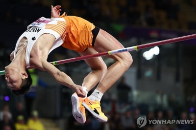 높이뛰기 우상혁, 세계실내육상 연속 우승 좌절…2ｍ28 동메달