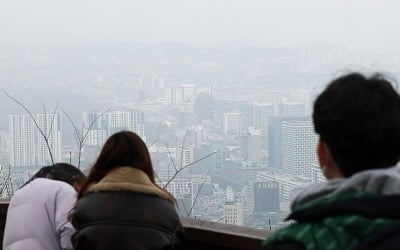 전국 미세먼지로 뒤덮여 '매캐'…경칩 맞춰 봄비 오며 해소