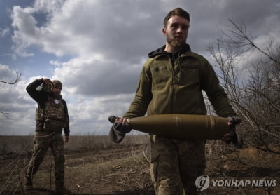 우크라 의원 "전선 군장병 10명중 9명 도박 문제"