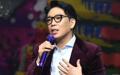 MC몽 "20억 돌려줬다"…'코인 상장 뒷돈' 영상 증인 출석