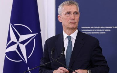 트럼프 재선 대비 나선 NATO…135조원 우크라 군사지원 패키지 추진