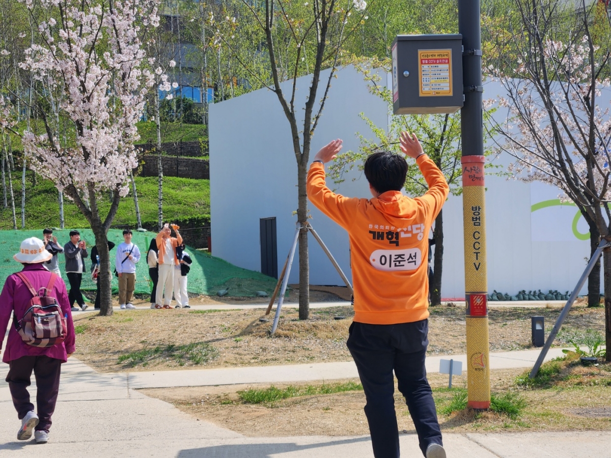 "마누라가 이준석 찍으라고"…막판 총력전 나선 개혁신당