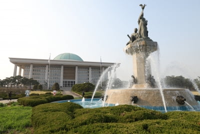 토큰증권 도입·분기배당 개선 물건너가나…기업들 '발동동'