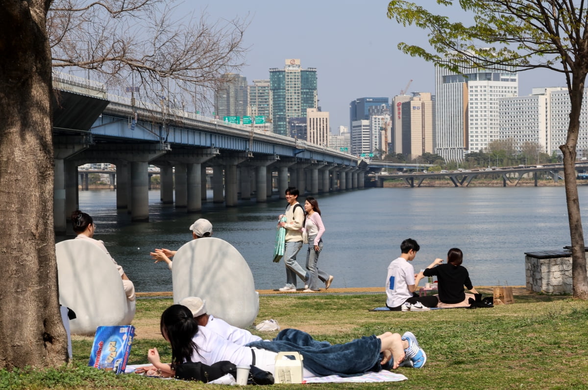 [포토] 초여름 날씨 보인 서울