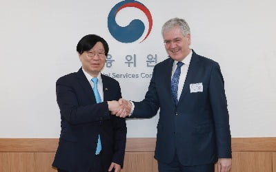 금융위, IASB 위원장 면담…"영업이익 개념, 한국 방식도 고려해야"