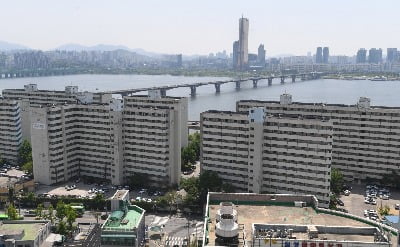 '한강 조망' 용산 알짜 아파트마저…치솟는 공사비에 '시큰둥'