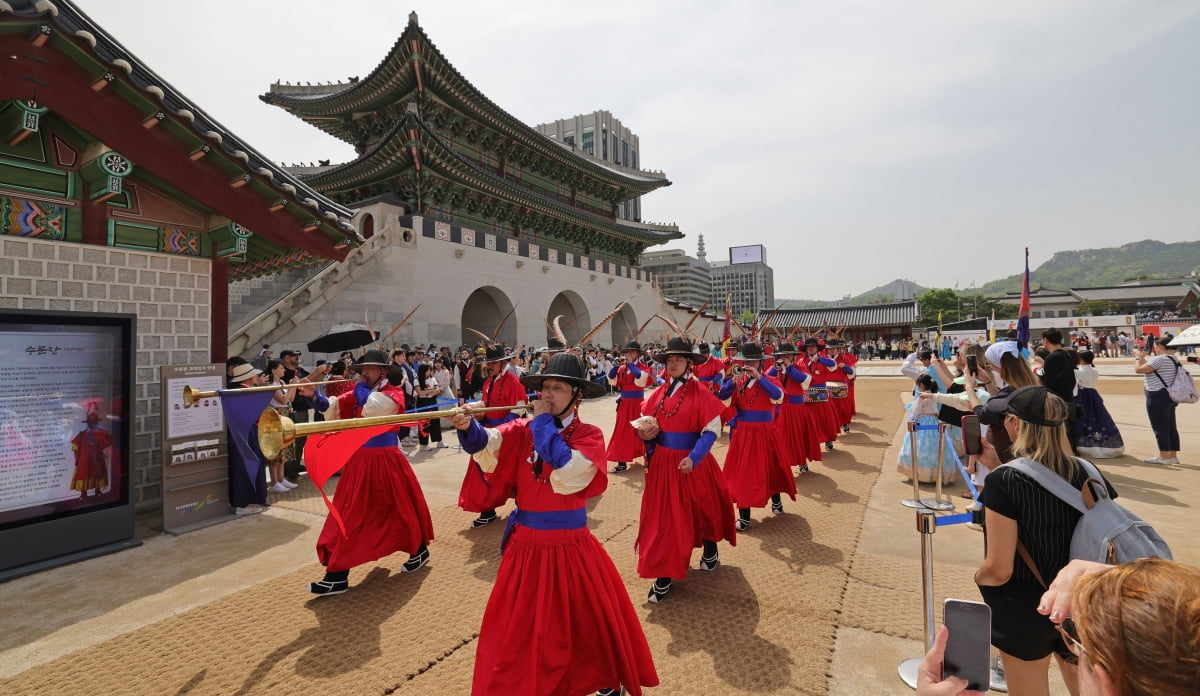 [포토] 설레는 '2024 봄 궁중문화축전' 개막 앞두고