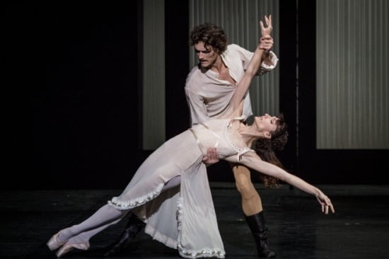 <마이얼링> 중에서 dance by Dorothée Gilbert and Hugo Marchand, photo by Ann Ray @Paris Opera Ballet 
