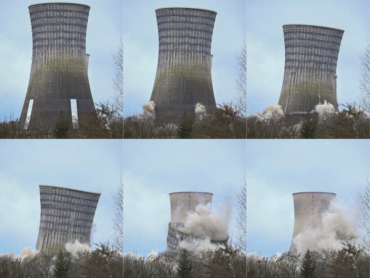 주요 7개국(G7)이 2035년까지 석탄발전을 전면 중단하는 데 합의한 것으로 29일(현지시간) 알려졌다. 지난 2월 프랑스 북동부 생아볼드 석탄발전소의 냉각탑이 철거되는 모습. AFP