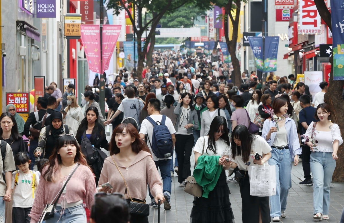 하루 2000만원씩 펑펑 쓴다…호텔 점령한 '큰손'의 정체