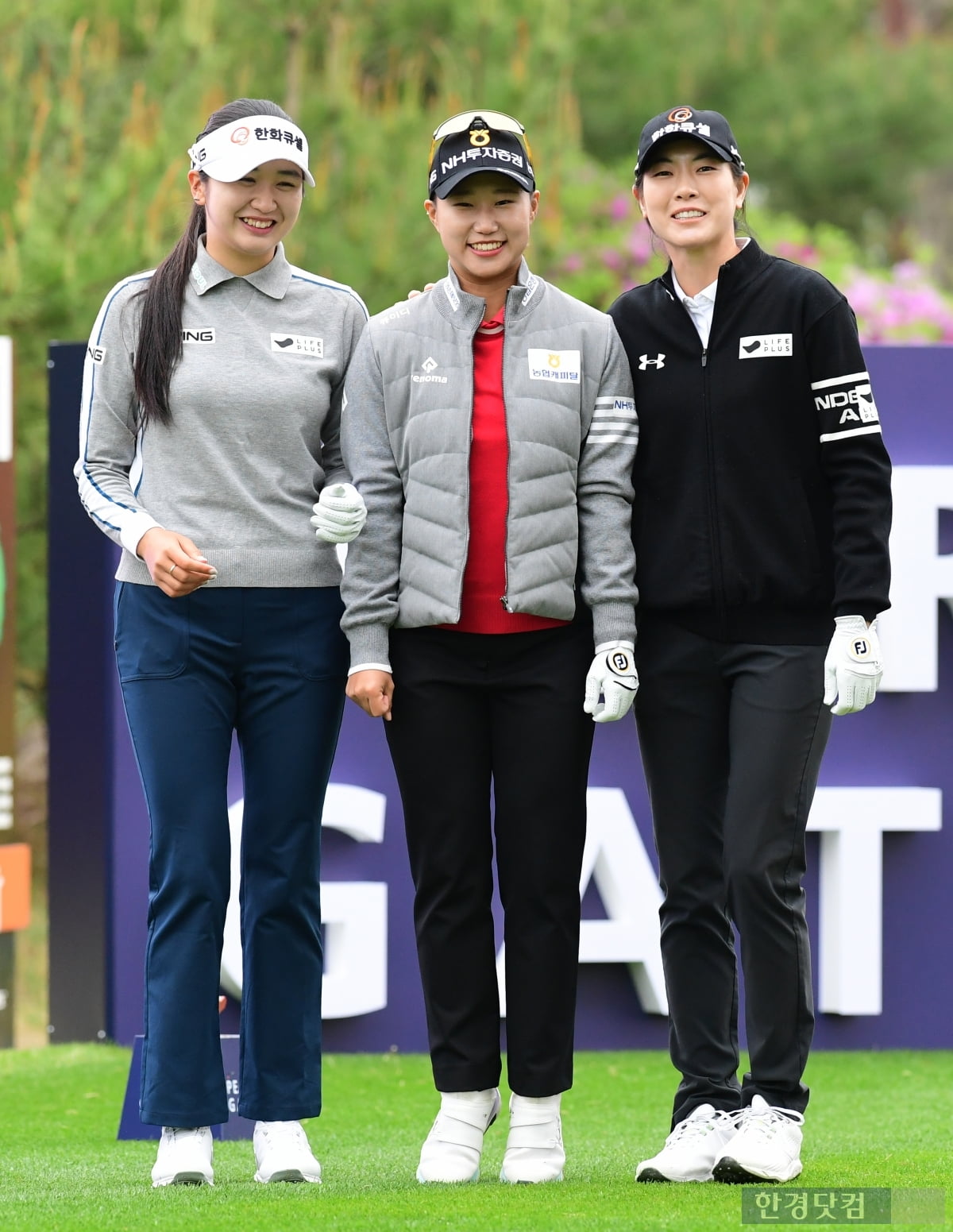 [포토] 정윤지, 이정민-박혜준 사이에서 '까치발'