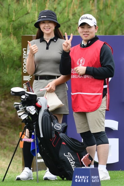 [카지노 한국인] 백규정, '카메라 바라보며 기분 좋은 미소'