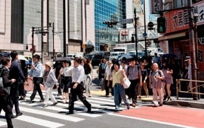 아내가 남편 성 따르는 일본, 2053년엔 전국민 '사토 상' 된다